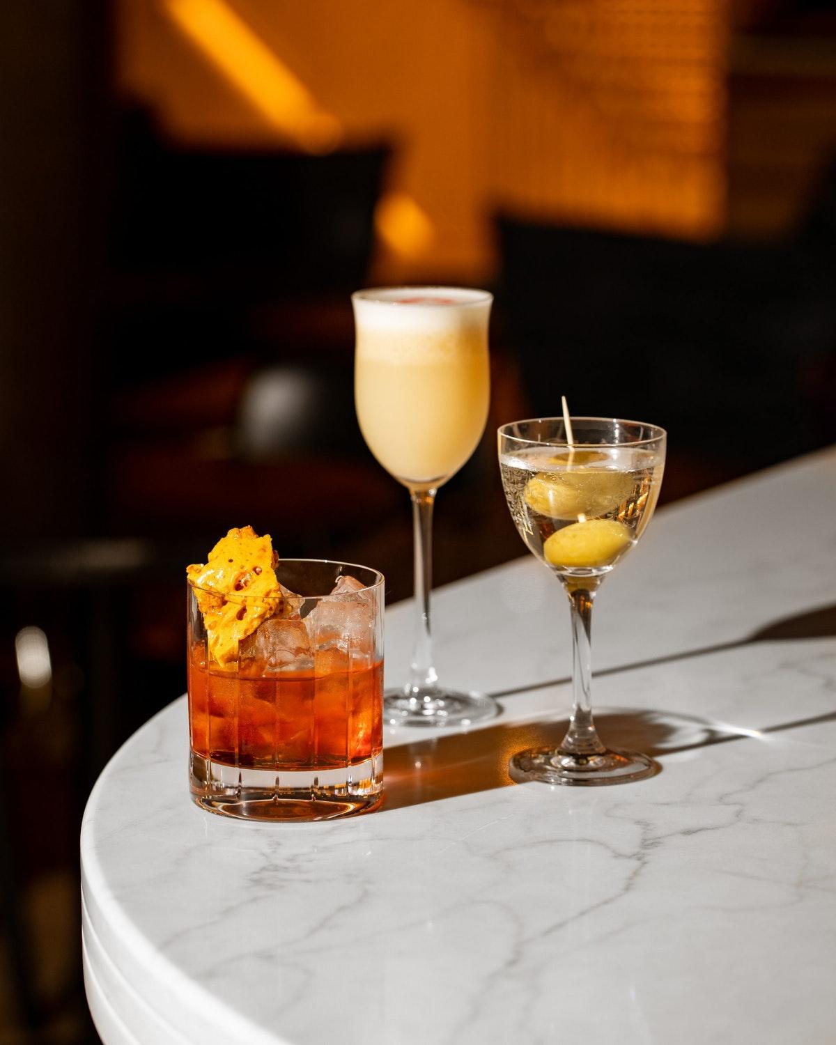 Middle Eight - Covent Garden - Preferred Hotels And Resorts Лондон Екстериор снимка Cocktails at the bar