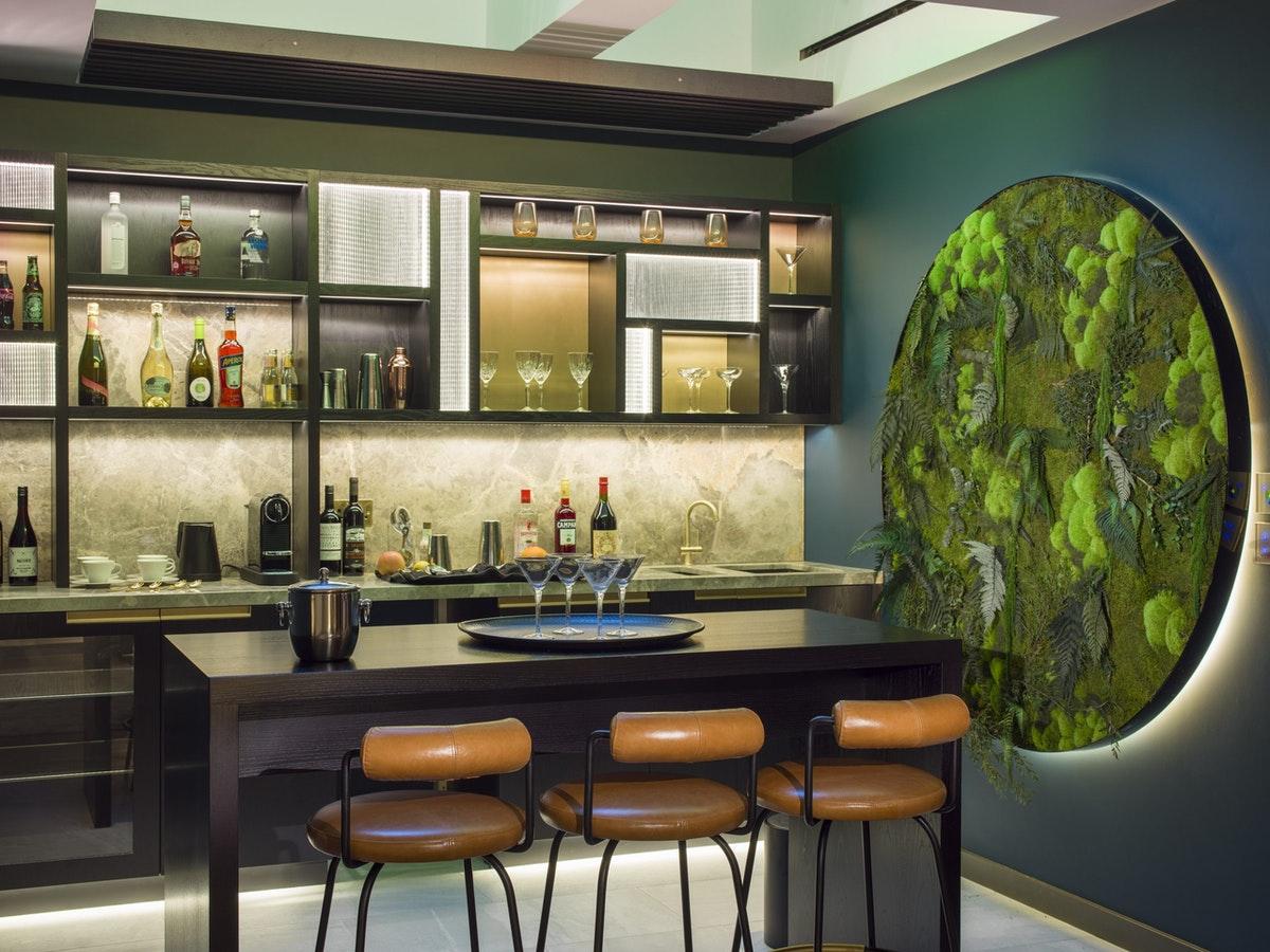 Middle Eight - Covent Garden - Preferred Hotels And Resorts Лондон Екстериор снимка A living wall in a bar