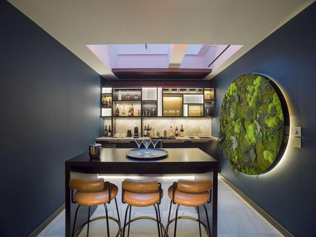 Middle Eight - Covent Garden - Preferred Hotels And Resorts Лондон Стая снимка The bar at the 2014 edition of the London Design Festival